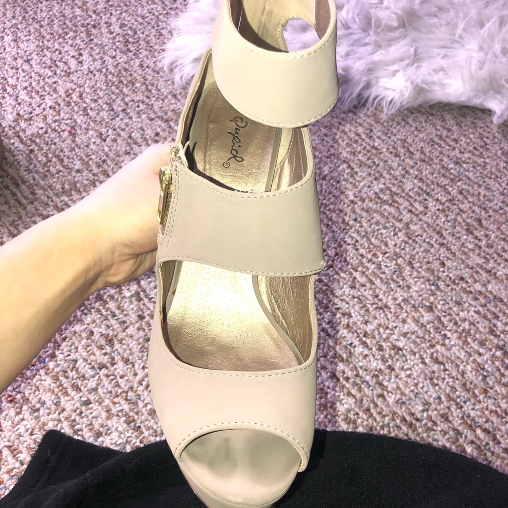Pumps - Picture 3 of 3